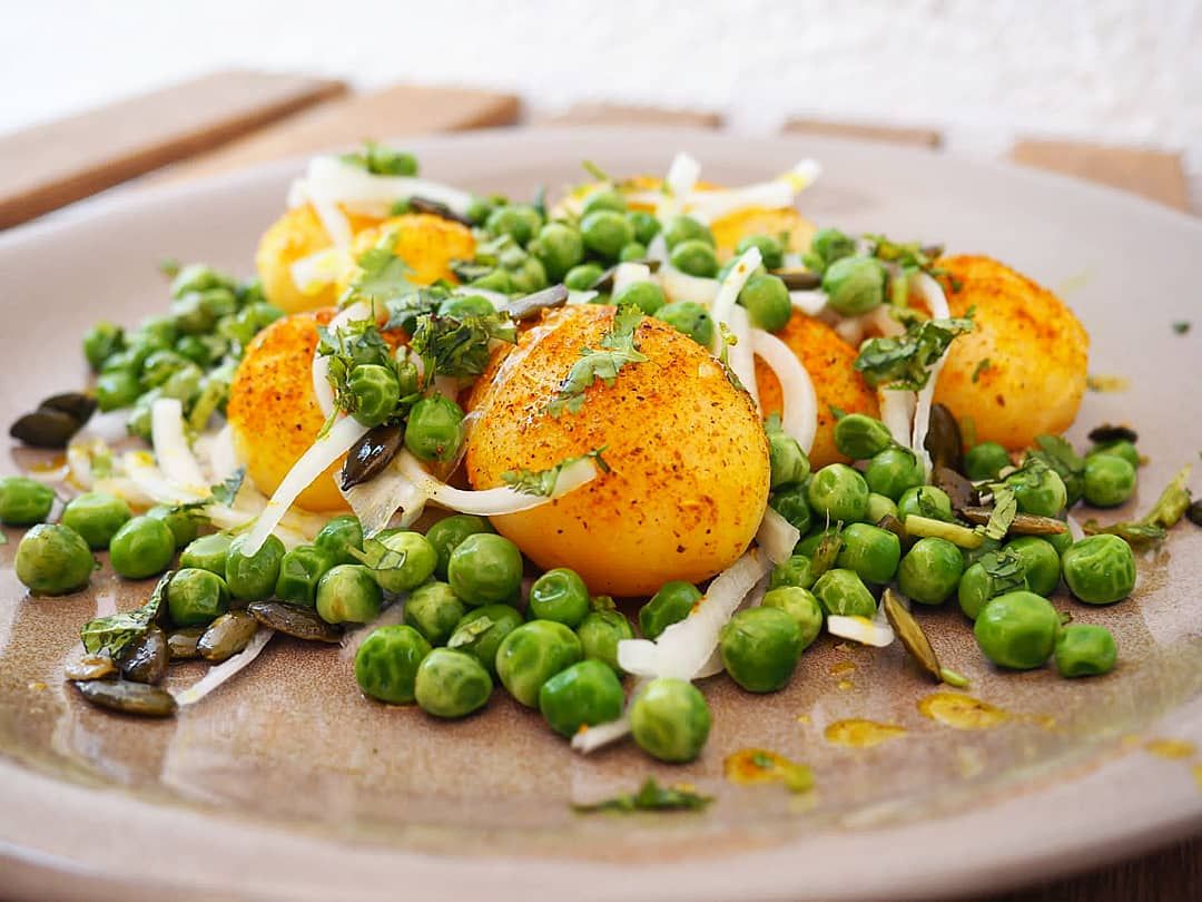 ENSALADA DE PATATA CON TOQUES ORIENTALES ENSALADA DE PATATA CON TOQUES ORIENTALES