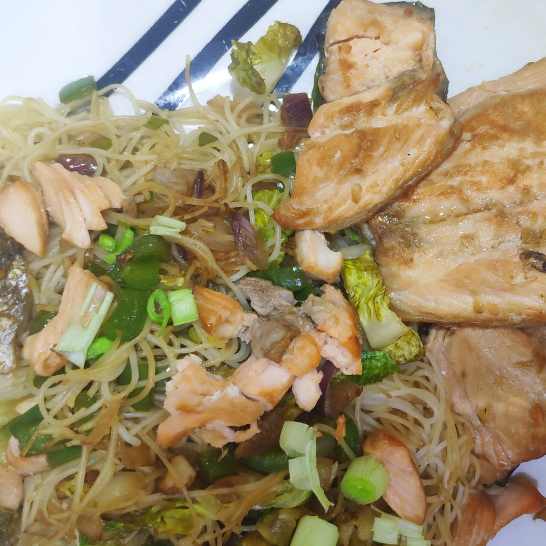 Fideos de arroz con salmón Paso 5 Fideos de arroz con salmón Paso 5