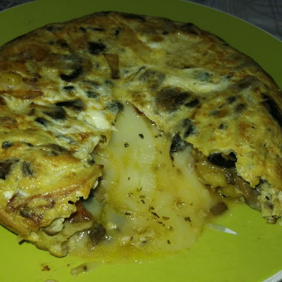 Tortilla con champiñones y queso Provolone! Tortilla con champiñones y queso Provolone!