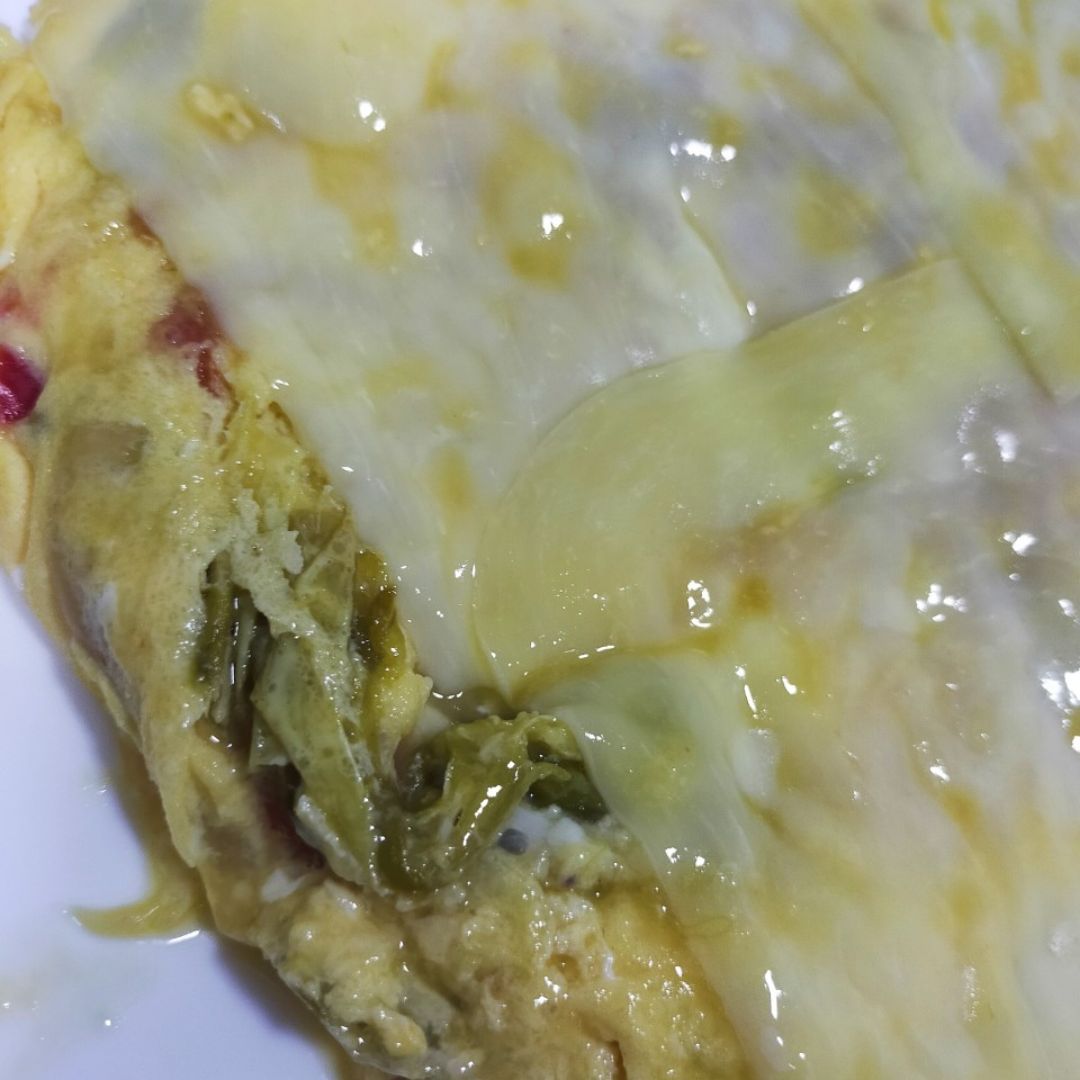 Tortilla pimientos, lomo y queso Tortilla pimientos, lomo y queso