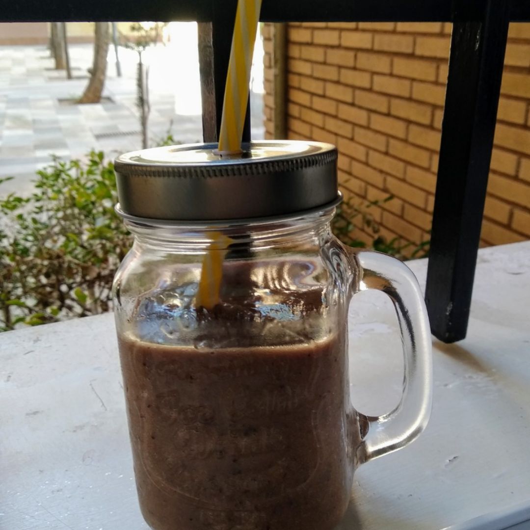 Batido helado de chocolate y platano Batido helado de chocolate y platano