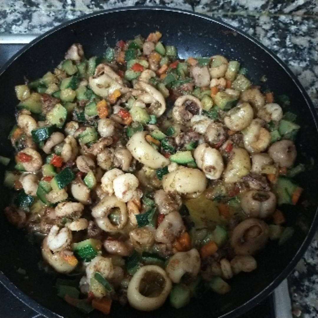 Con verdura y calamar y gambas Con verdura y calamar y gambas