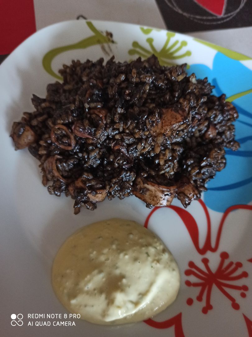 Arroz negro con chipirones 🦑