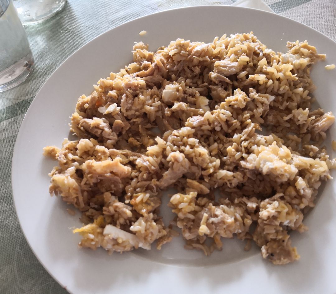 Arroz integral con queso de cabra