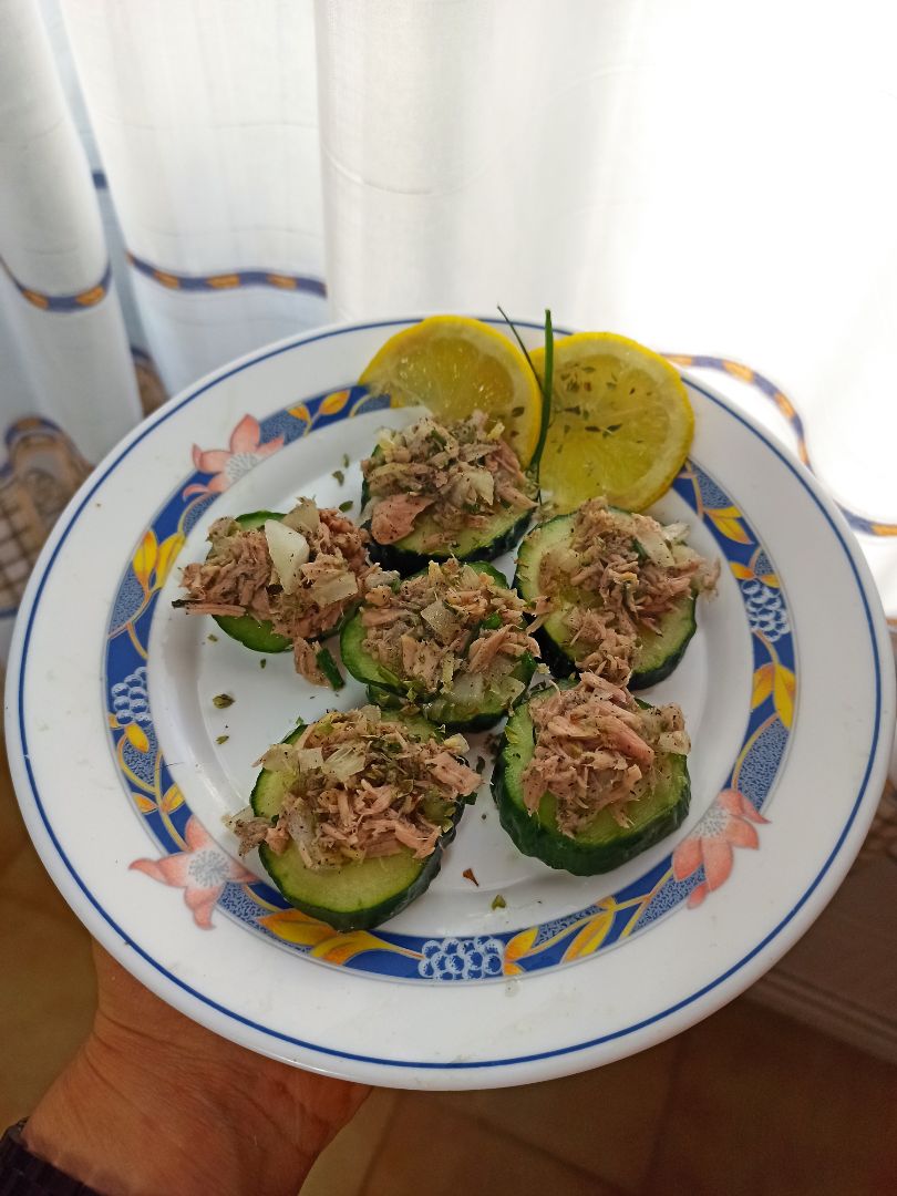 Tapa de atún y pepino Tapa de atún y pepino