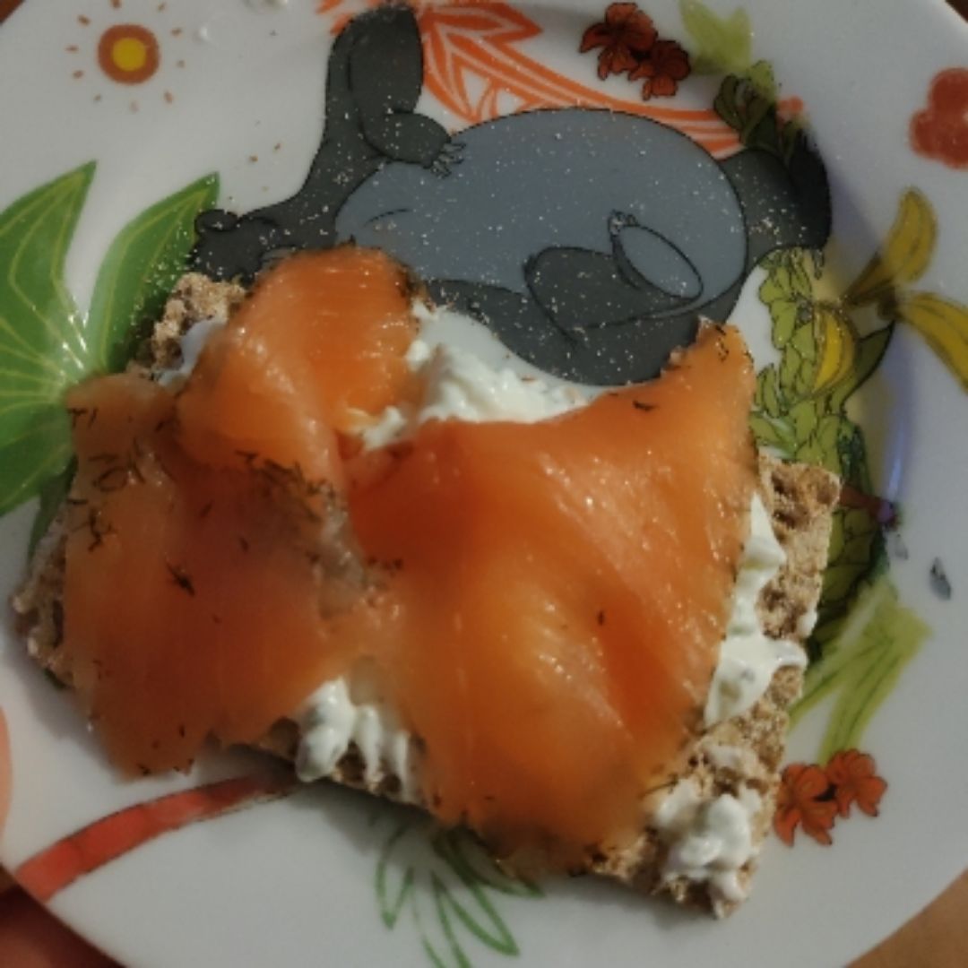 Tosta de salmón y tzatziki Tosta de salmón y tzatziki