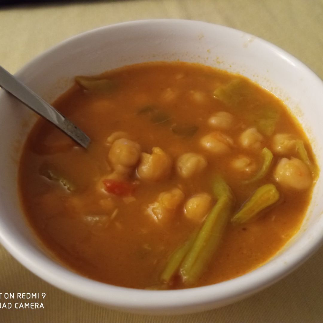 Cocido de garbanzos con verduras Cocido de garbanzos con verduras