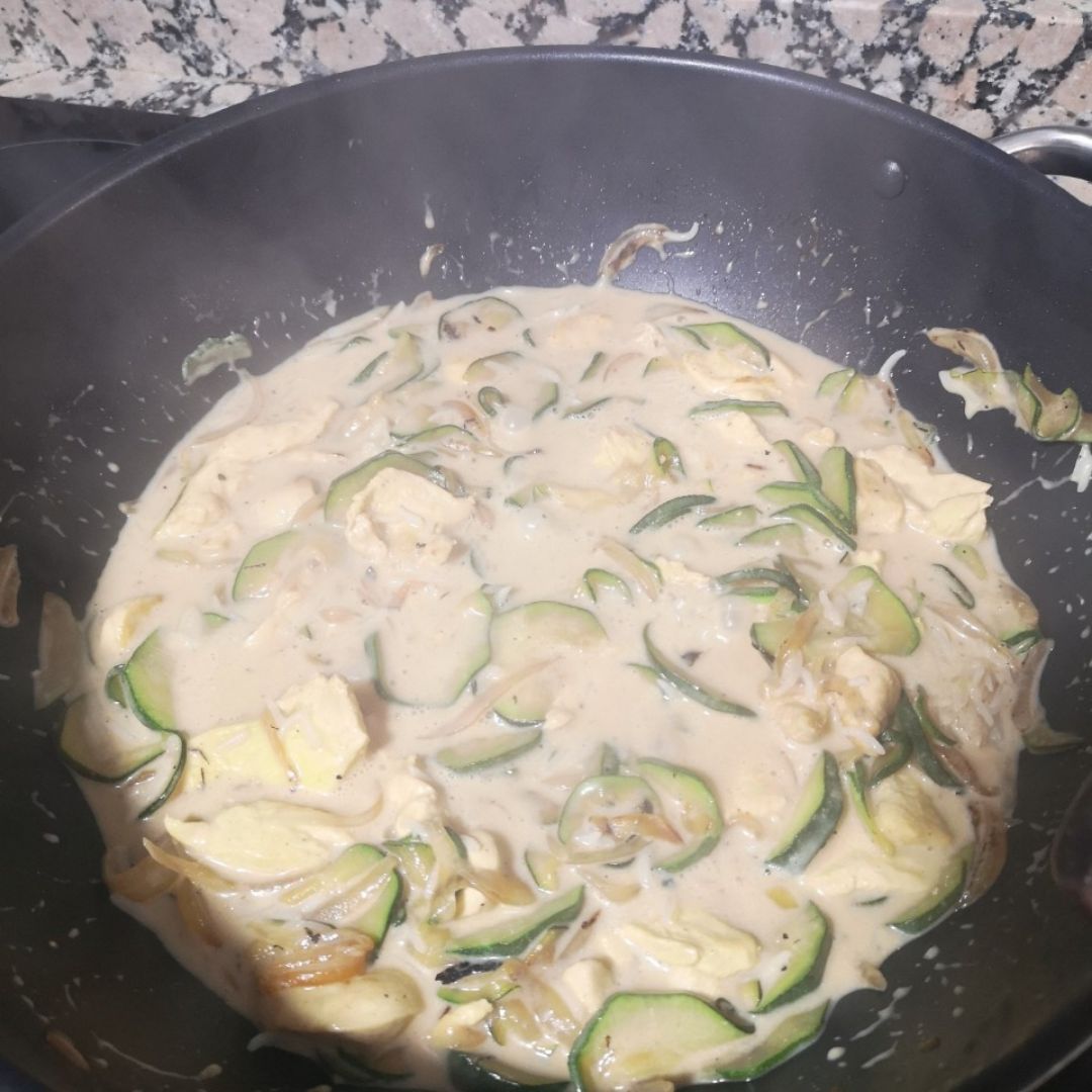 Pollo con Calabacines y leche de coco Pollo con Calabacines y leche de coco