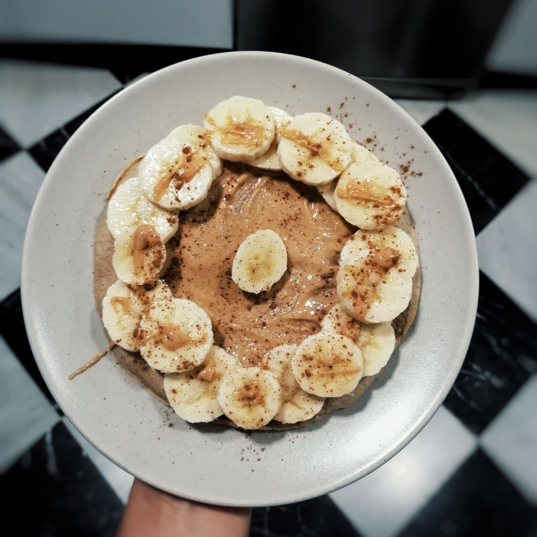 ¡Tortita con plátano y mantequilla de cacahuete! ¡Tortita con plátano y mantequilla de cacahuete!