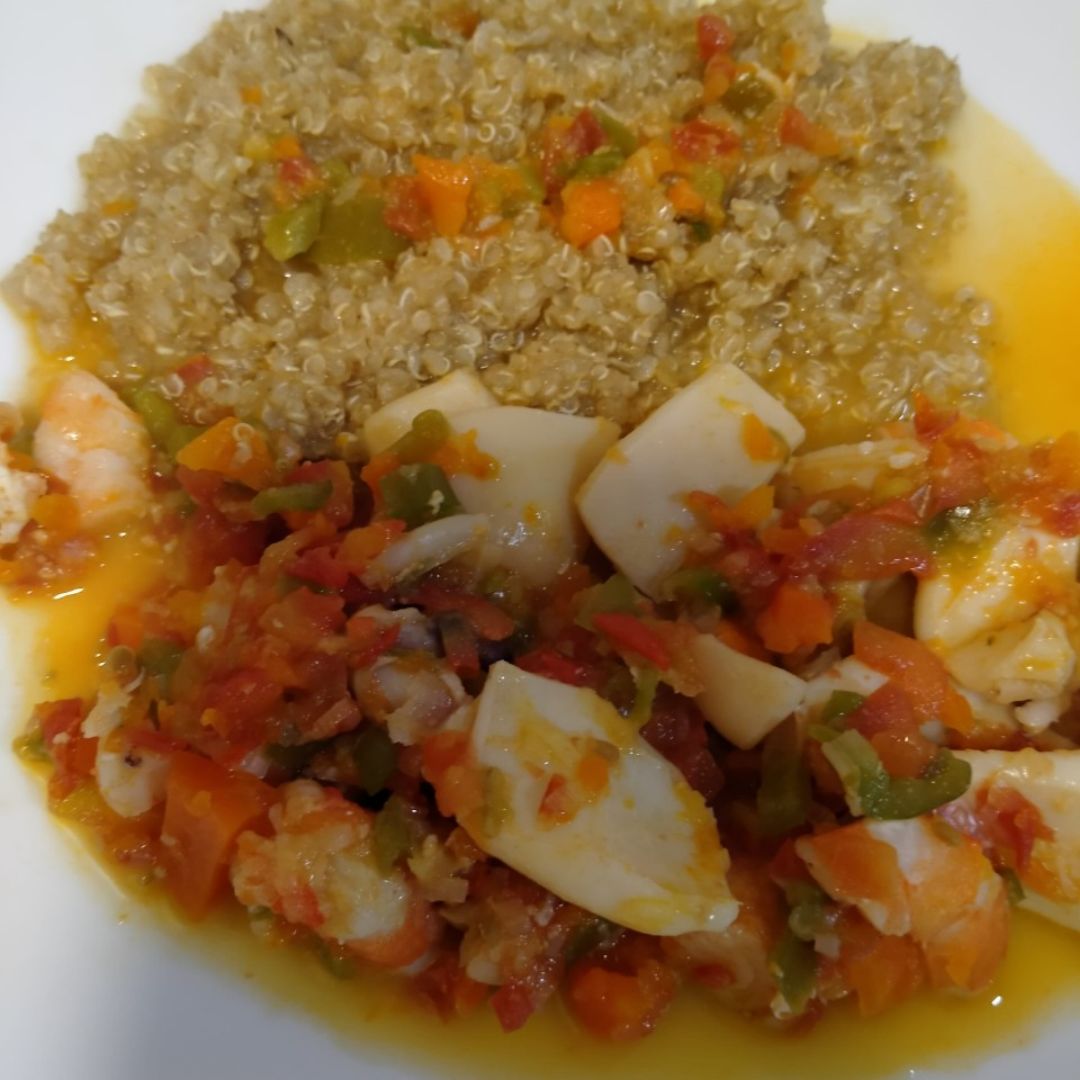 Calamares con verduras y quinoa Calamares con verduras y quinoa