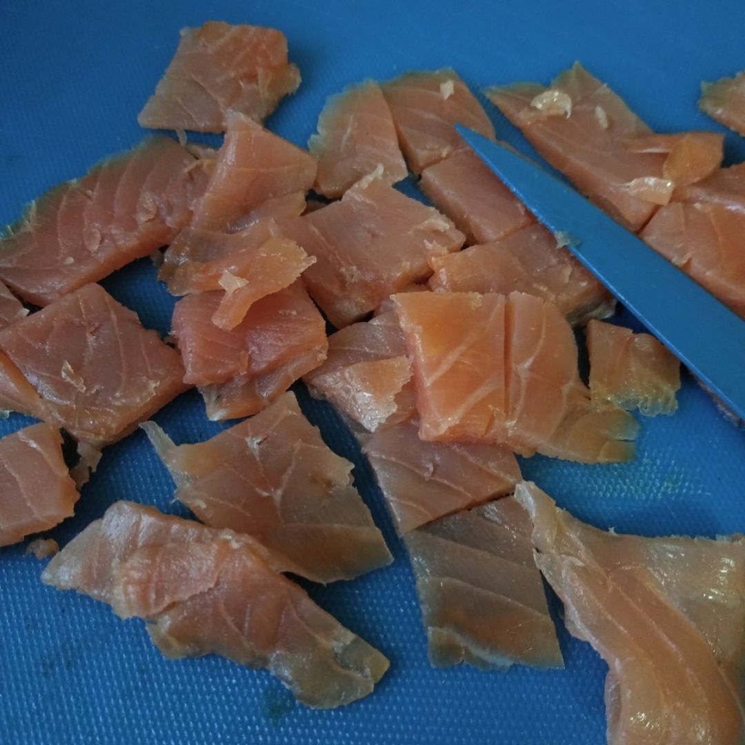Timbal de patata con salmón y langostinos Paso 2 Timbal de patata con salmón y langostinos Paso 2