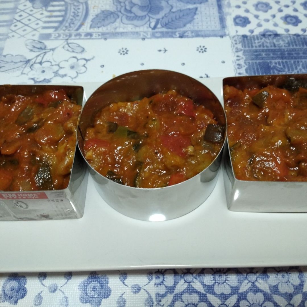 Timbal de patata con salmón y langostinos Paso 5 Timbal de patata con salmón y langostinos Paso 5
