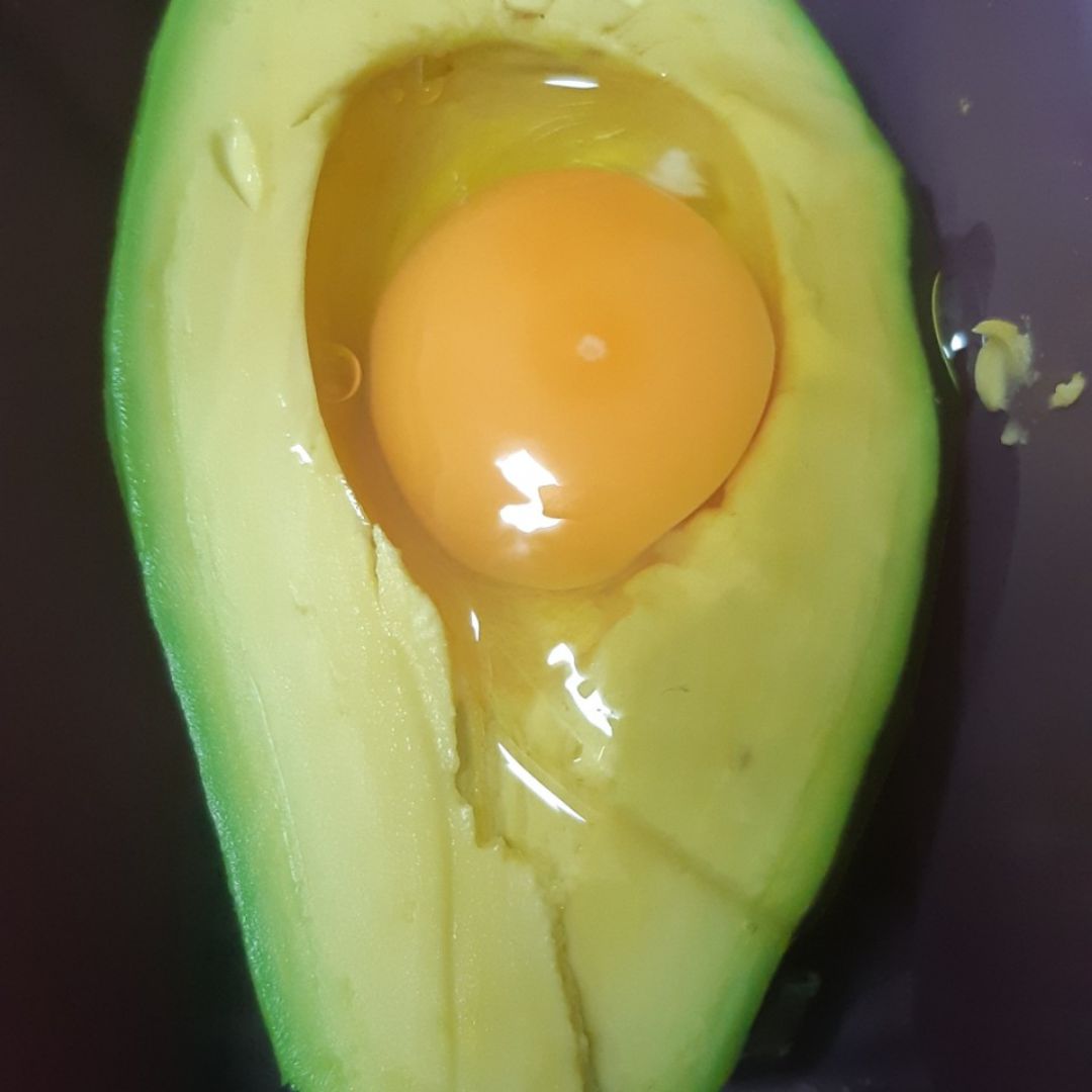Aguacate caliente acompañado de cherrys Paso 1 Aguacate caliente acompañado de cherrys Paso 1