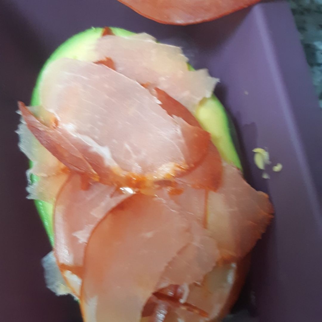 Aguacate caliente acompañado de cherrys Paso 2 Aguacate caliente acompañado de cherrys Paso 2