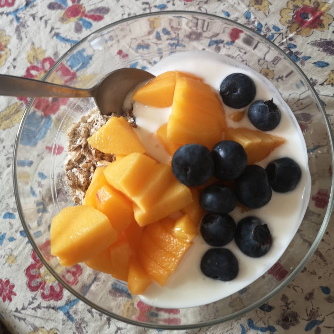 Muesli con kefir y fruta