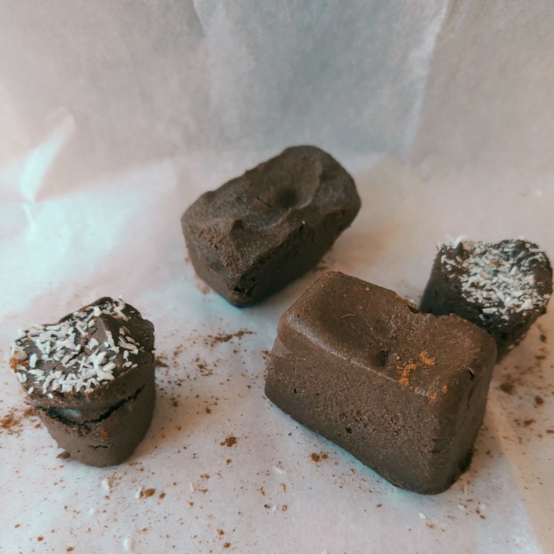 Bombones de cacao Puro 🍫y coco🥥 sin lactosa Bombones de cacao Puro 🍫y coco🥥 sin lactosa