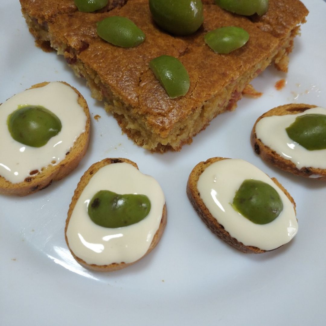Pan de jamón con queso y aceitunas Pan de jamón con queso y aceitunas