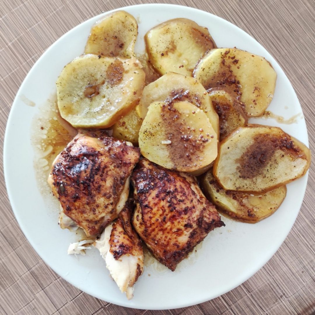 Pollo al horno con patatas Pollo al horno con patatas