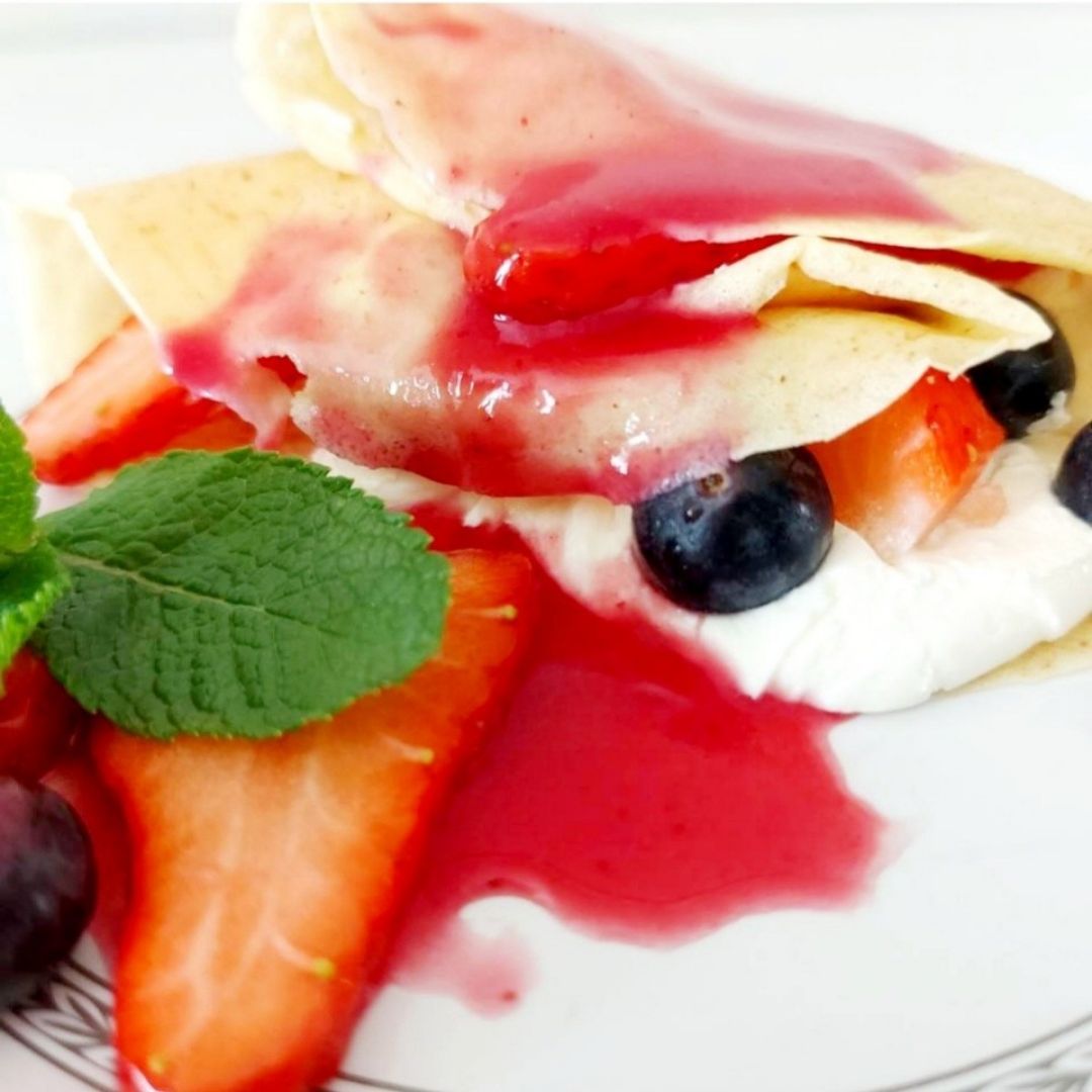 🍓🍓🍓Crepes rellenos de mascarpone y frutos rojos con salsa de fresas🍓🍓🍓 🍓🍓🍓Crepes rellenos de mascarpone y frutos rojos con salsa de fresas🍓🍓🍓