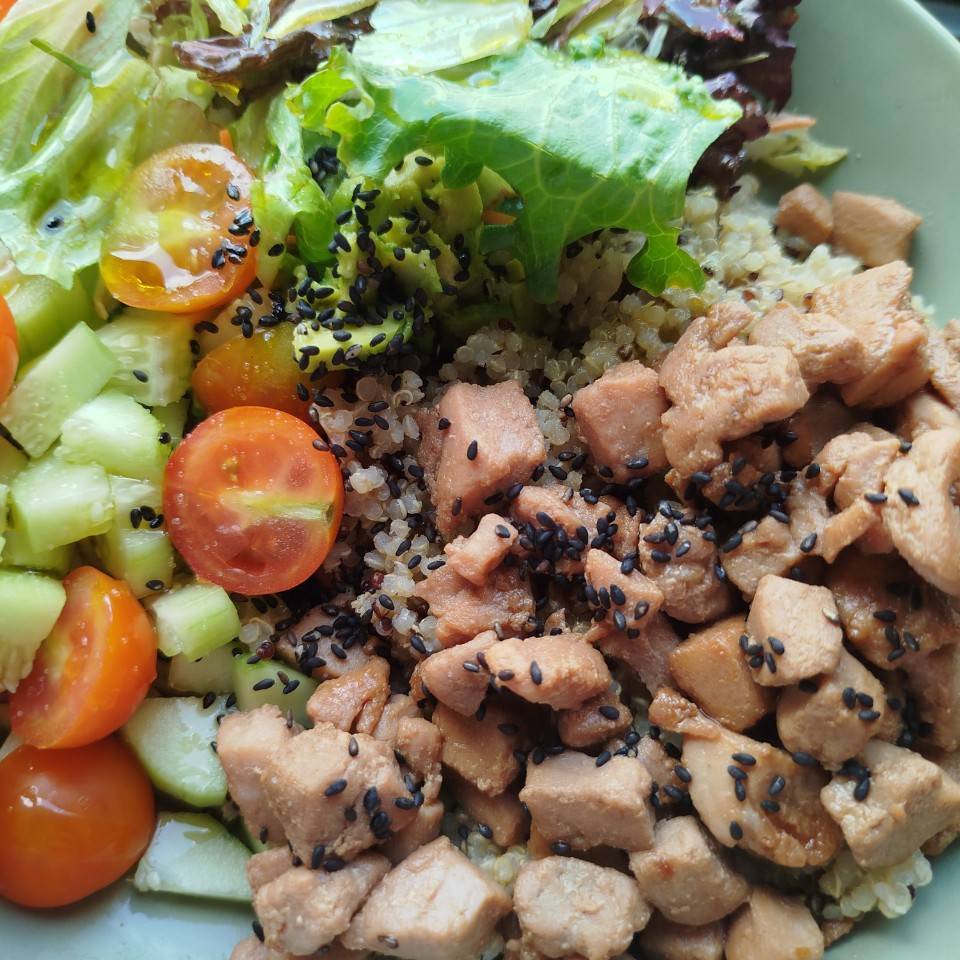 🥗POKEBOL DE QUINOA Y ATÚN 🤤
