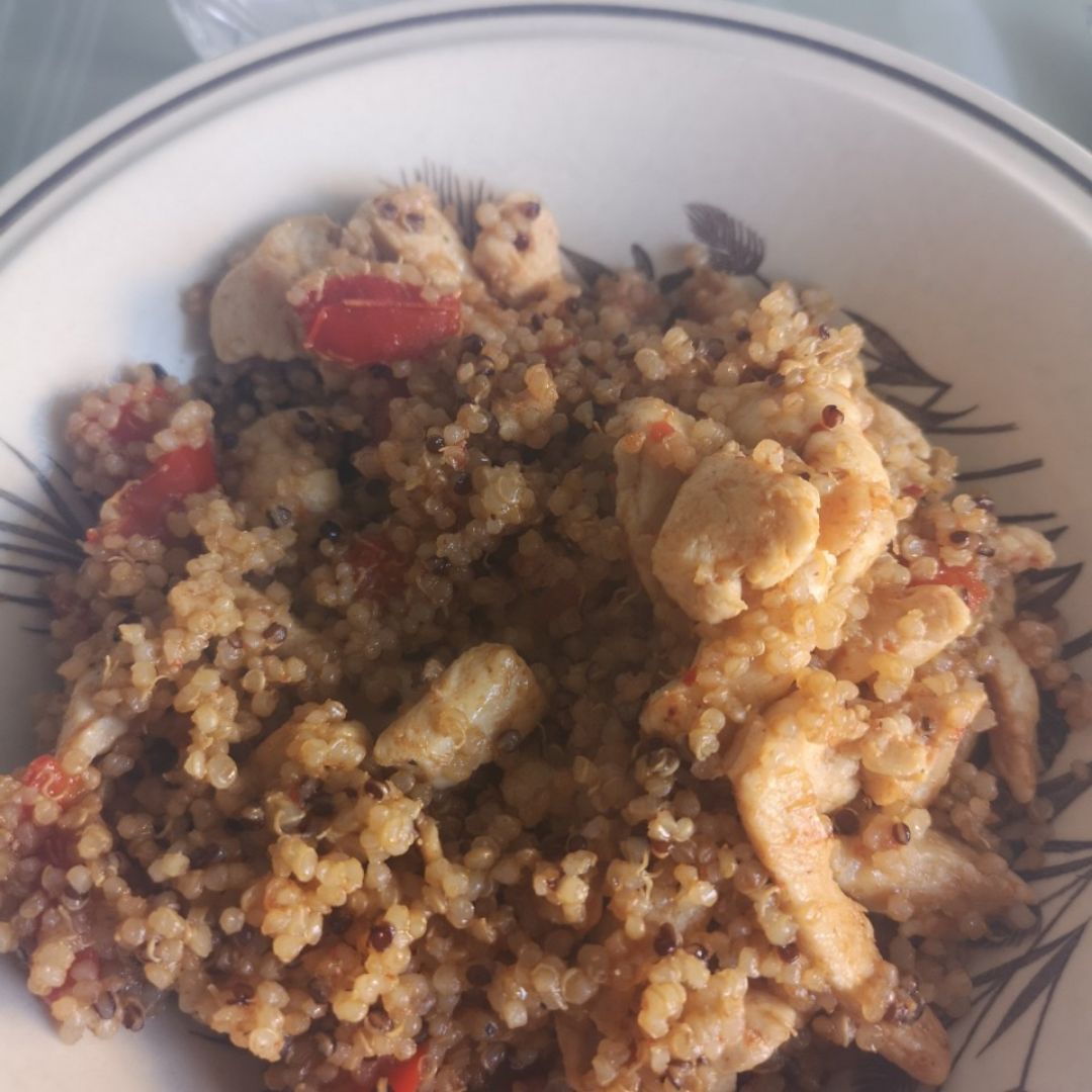 Quinoa con pechuga y pimiento Quinoa con pechuga y pimiento