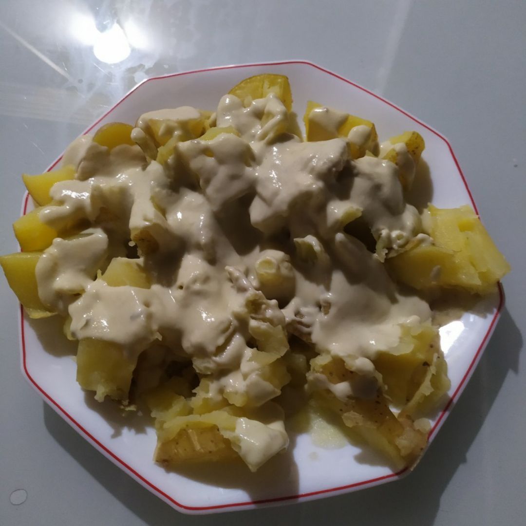 Patatas cocidas con crema de berenjenas