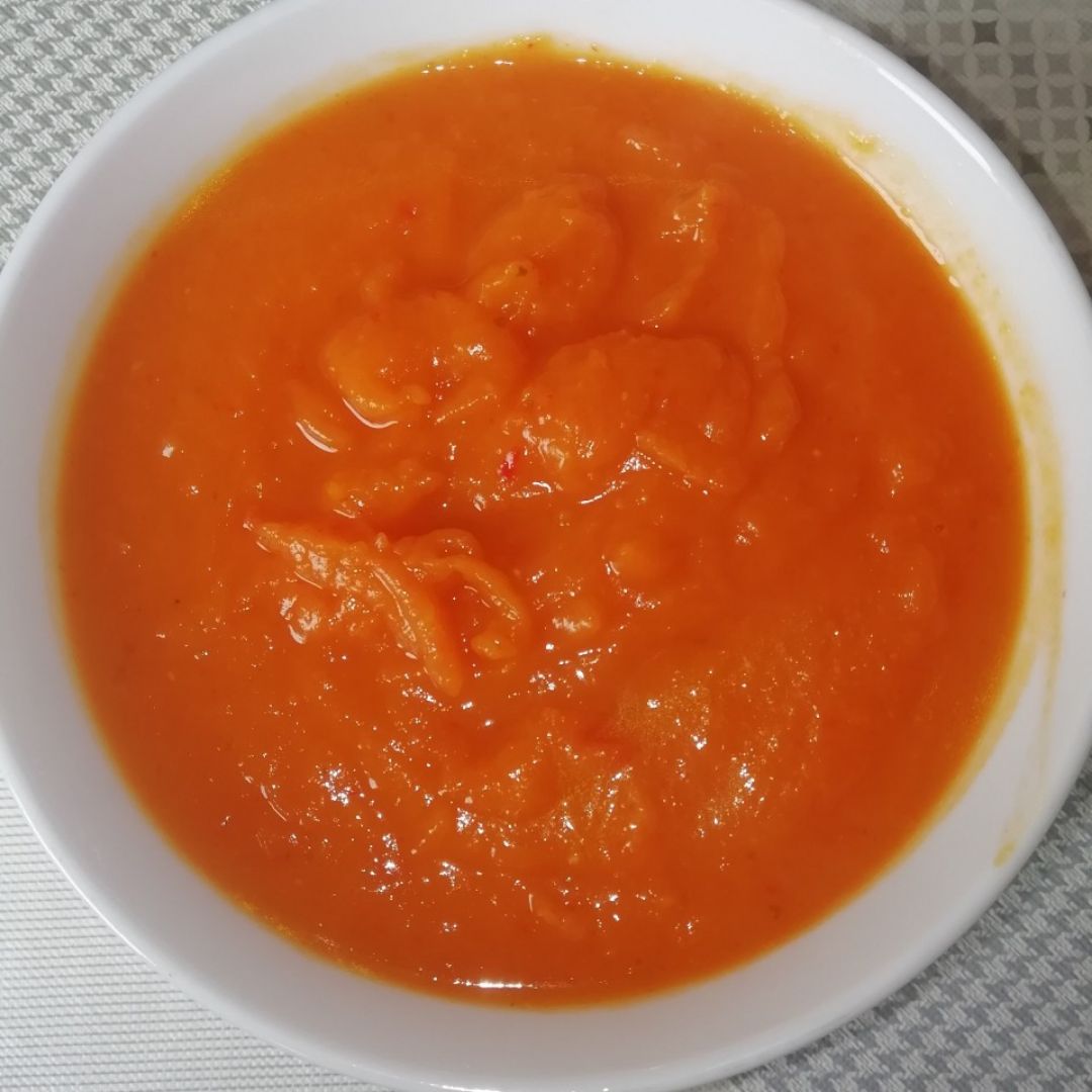 Crema de calabaza y salmorejo Crema de calabaza y salmorejo