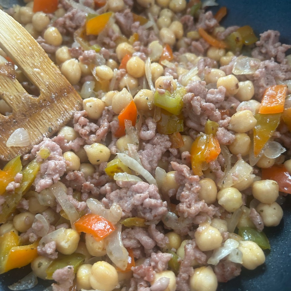 Garbanzos con carne 🥩 Garbanzos con carne 🥩