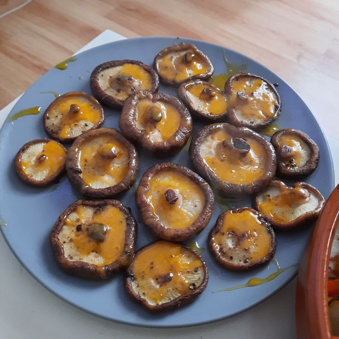 Setas con salsa de huevo Setas con salsa de huevo