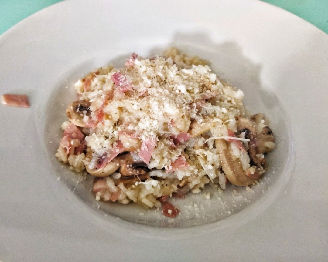 Risotto de calabacín, jamón cocido champiñón y queso Risotto de calabacín, jamón cocido champiñón y queso
