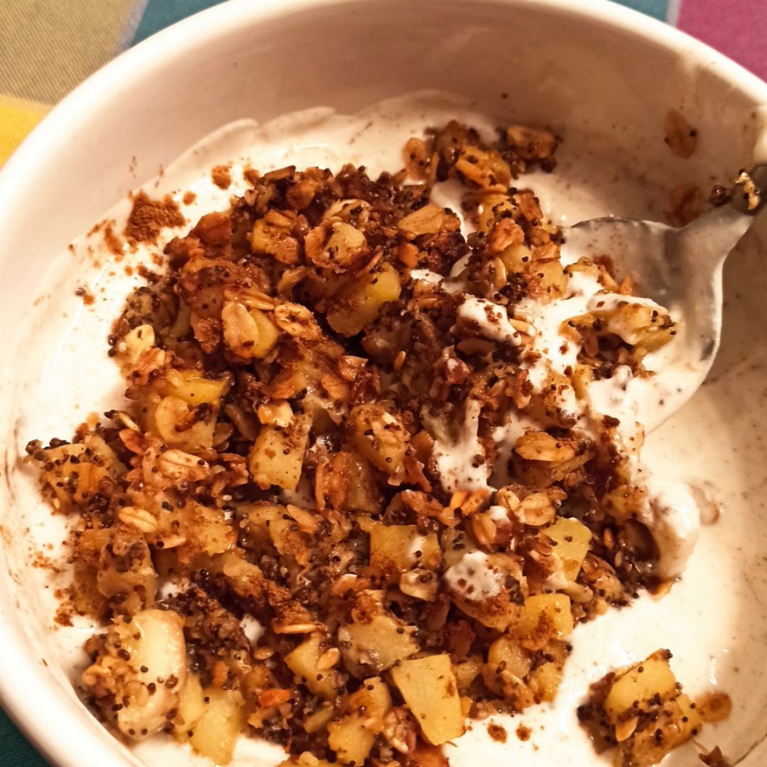 Yogurt con avena y manzana Yogurt con avena y manzana
