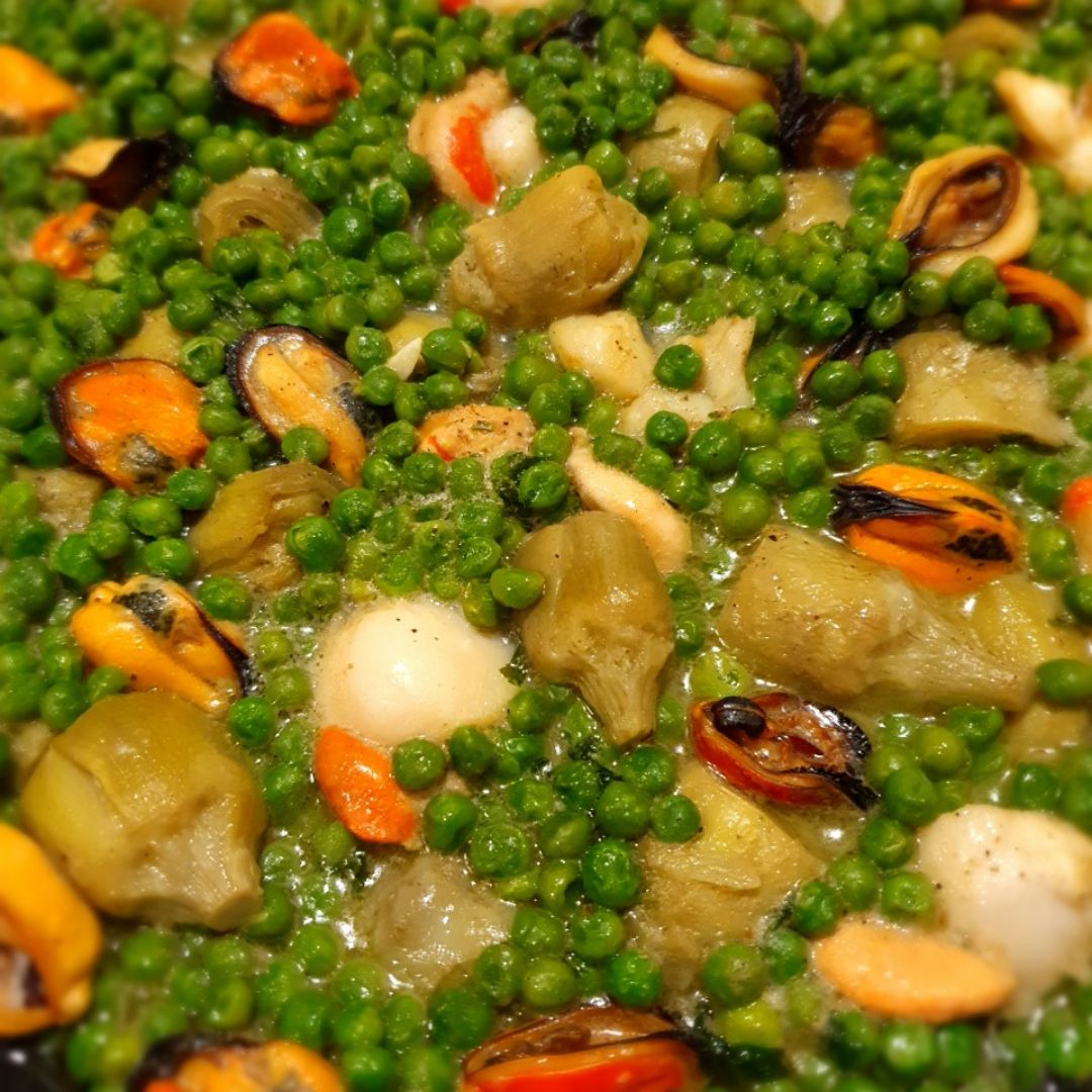 GUISANTES Y ALCACHOFAS CON MARISCO Paso 6 GUISANTES Y ALCACHOFAS CON MARISCO Paso 6