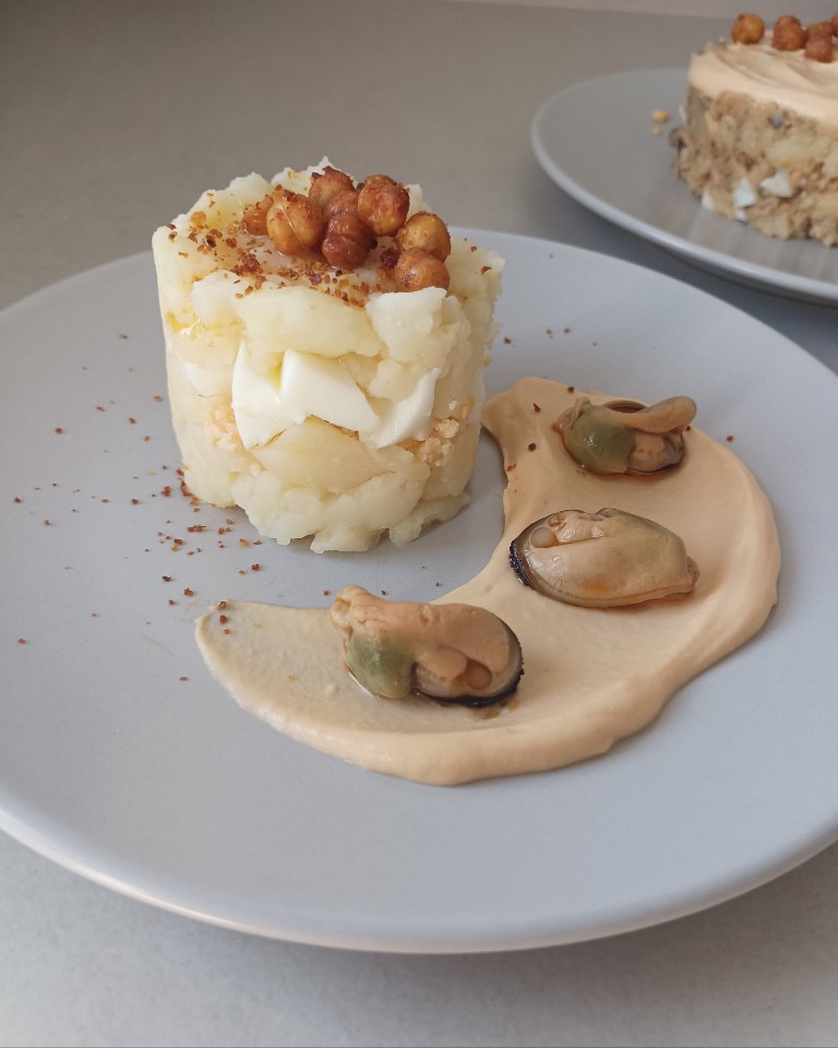 Ensaladilla de Mejillones 🦪🥚🥔 Paso 2 Ensaladilla de Mejillones 🦪🥚🥔 Paso 2