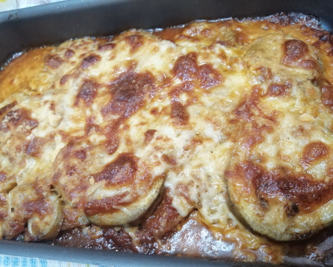 Berenjenas con salsa de tomate y mozarella Berenjenas con salsa de tomate y mozarella