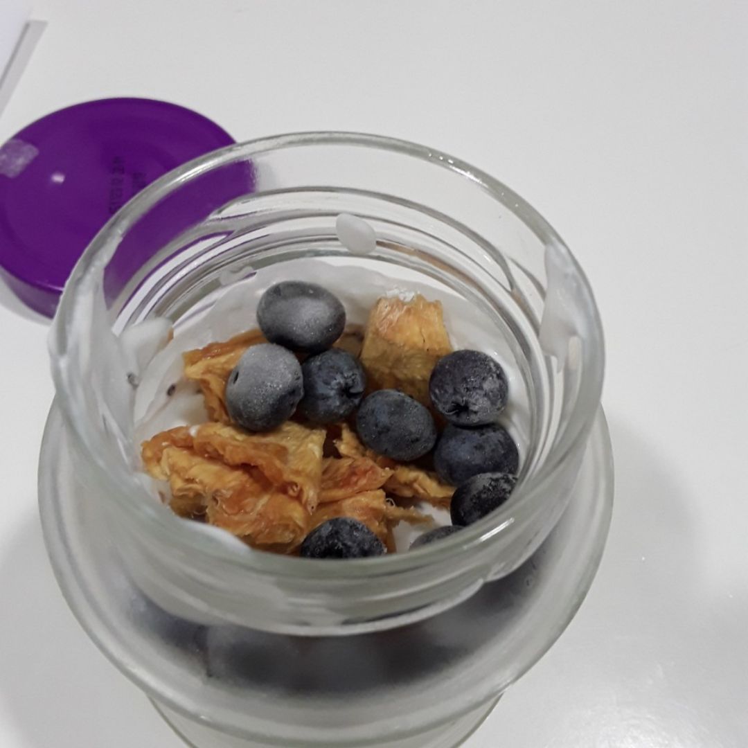 Kéfir con frutos y semillas Kéfir con frutos y semillas