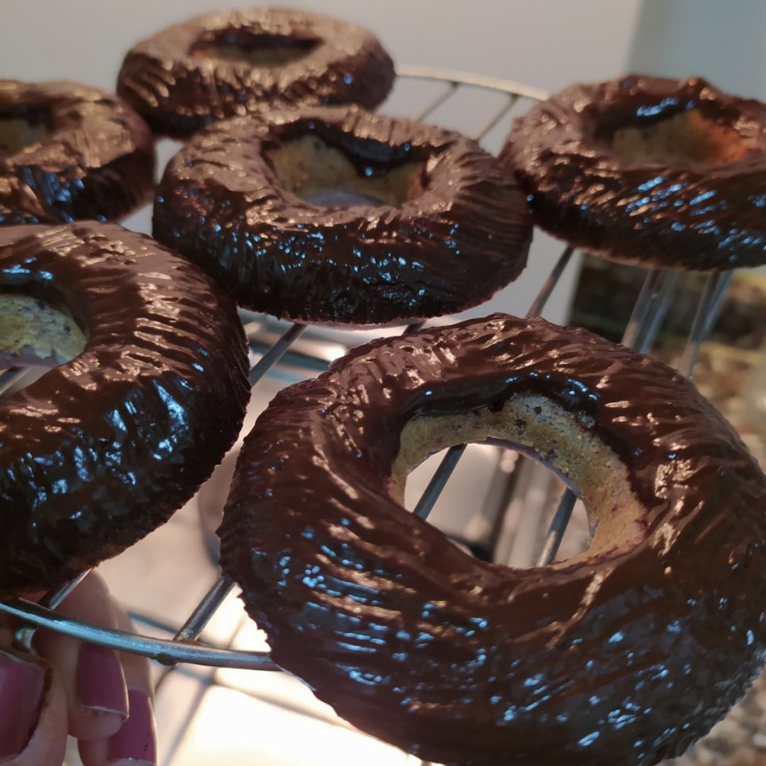 DONUTS DE FRUTOS ROJOS DONUTS DE FRUTOS ROJOS
