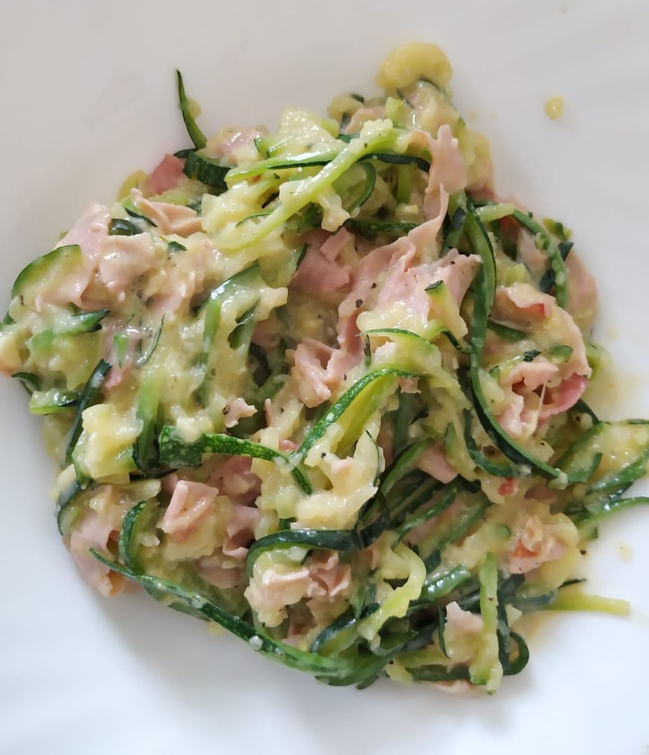 Espaguetis de calabacín a la carbonara Espaguetis de calabacín a la carbonara