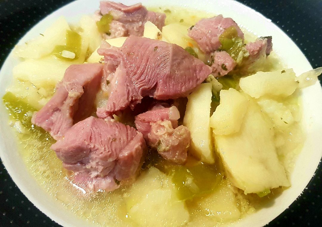 Guiso de pavo con patatas Guiso de pavo con patatas
