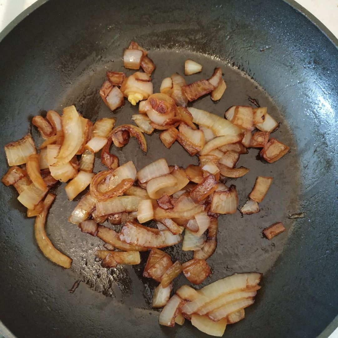 Caramelizado de Cebolla y Manzana con Queso Azul Paso 0 Caramelizado de Cebolla y Manzana con Queso Azul Paso 0