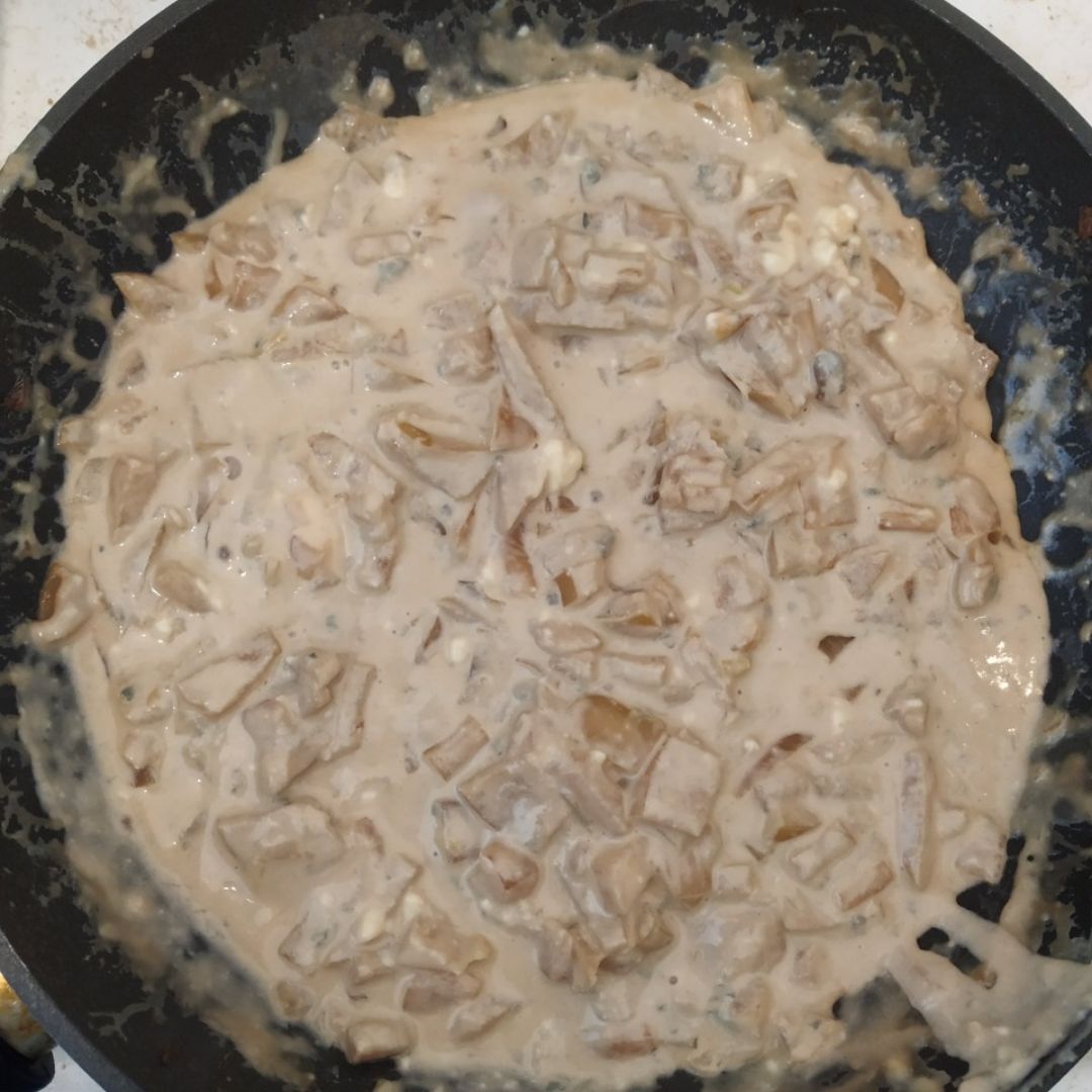 Caramelizado de Cebolla y Manzana con Queso Azul Paso 3 Caramelizado de Cebolla y Manzana con Queso Azul Paso 3