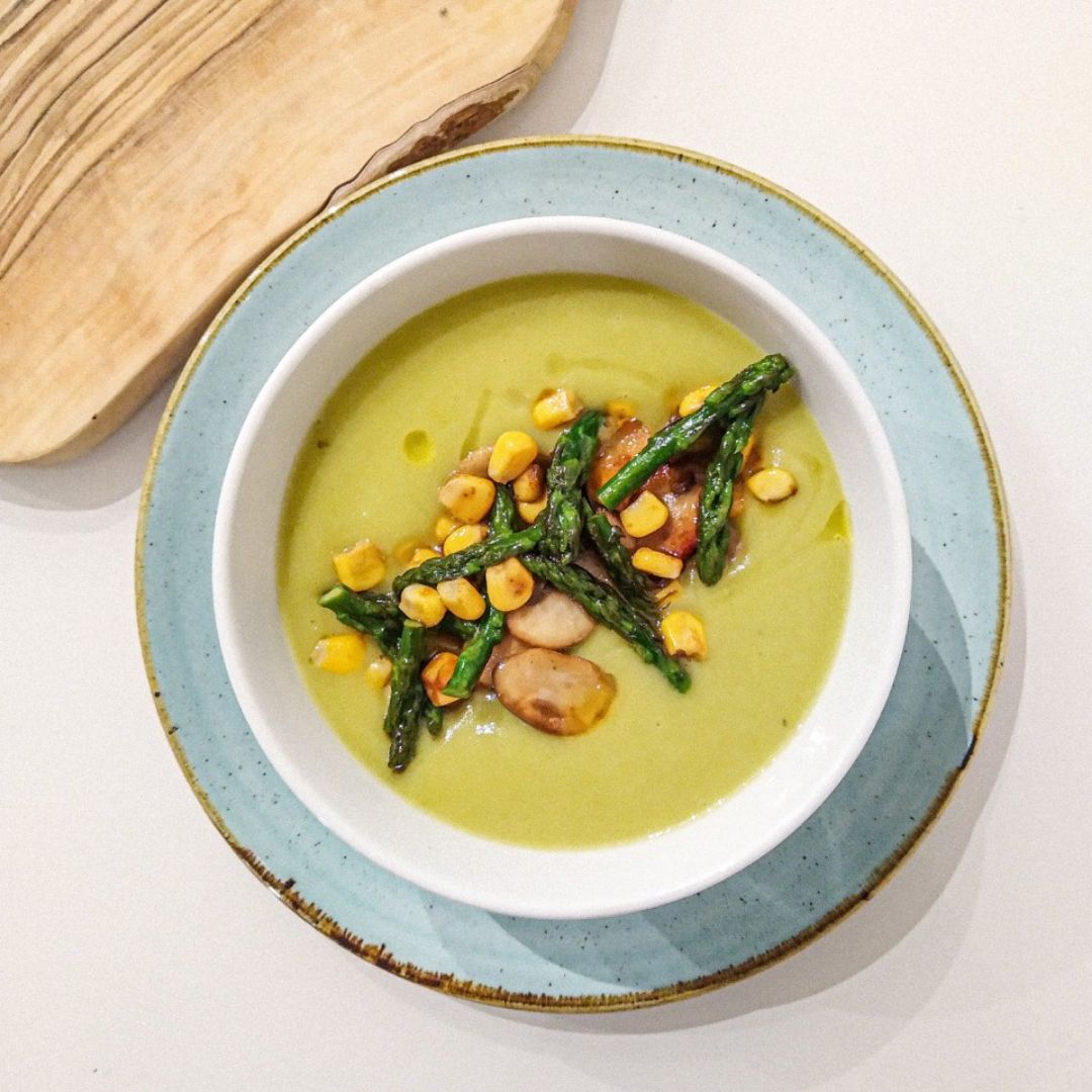 Crema de espárragos con champiñones y maíz Crema de espárragos con champiñones y maíz
