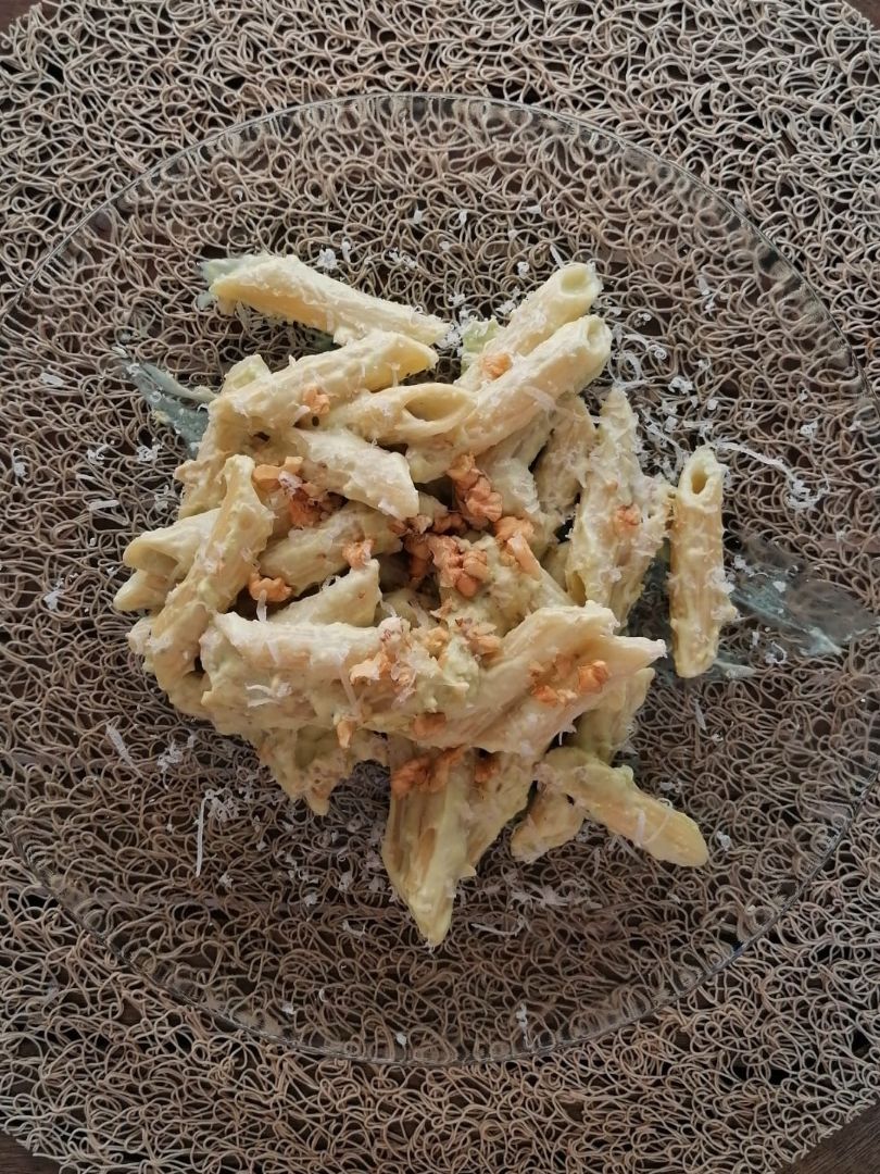 Macarrones con aguacate