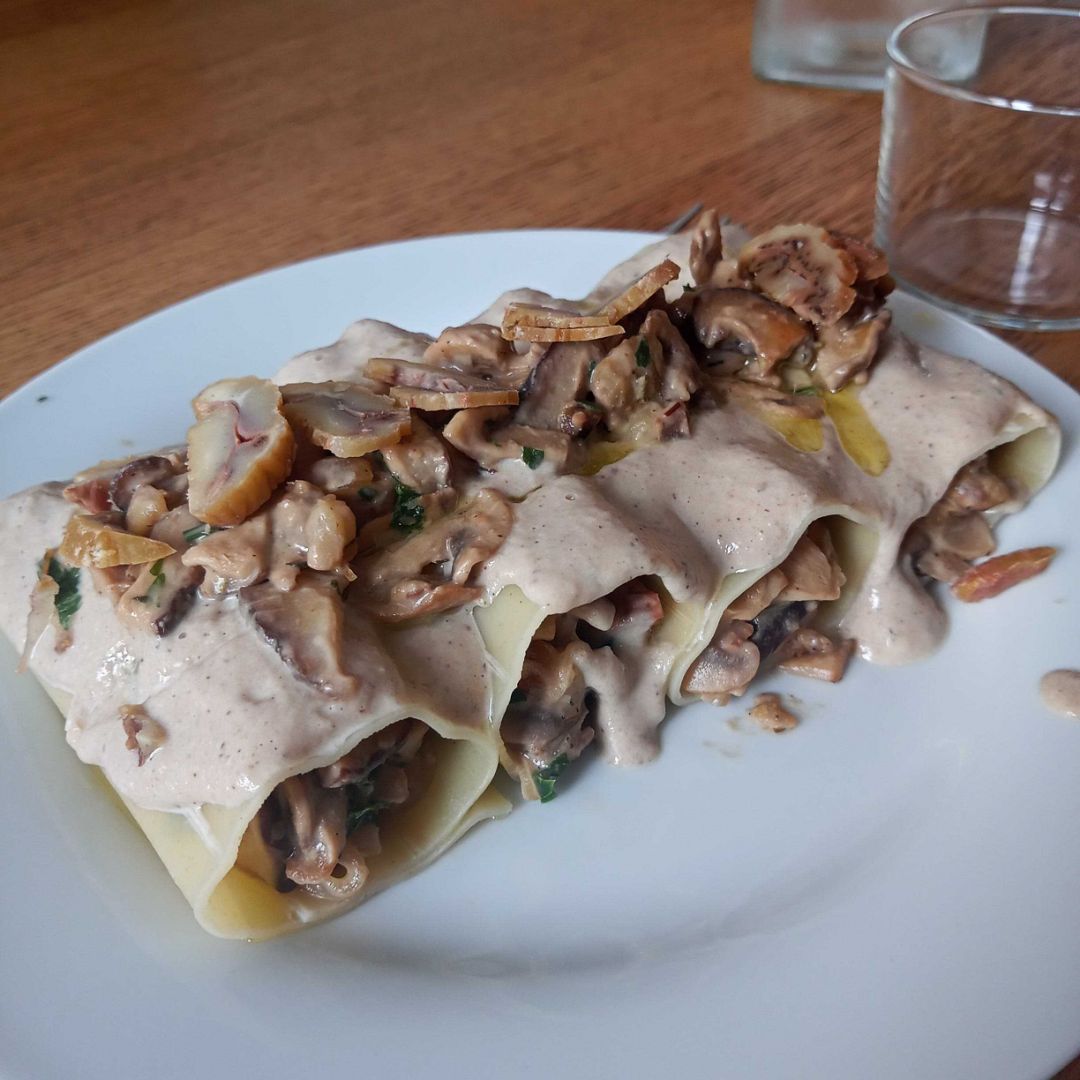 Canelones de setas y castañas Canelones de setas y castañas