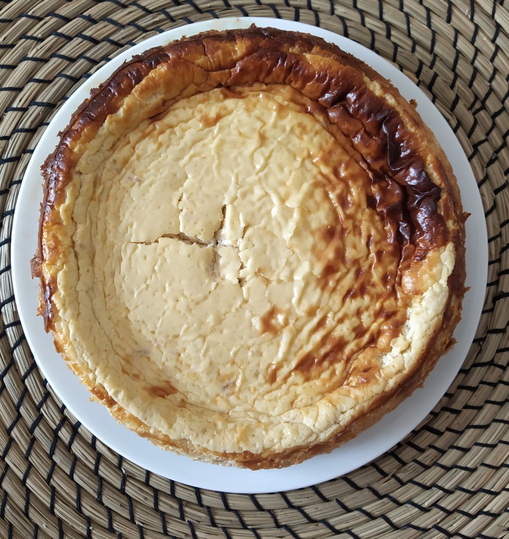 Cheesecake (tarta de queso) al horno 🍰 utilizando dátiles como endulzantes y con base de frutos secos Cheesecake (tarta de queso) al horno 🍰 utilizando dátiles como endulzantes y con base de frutos secos