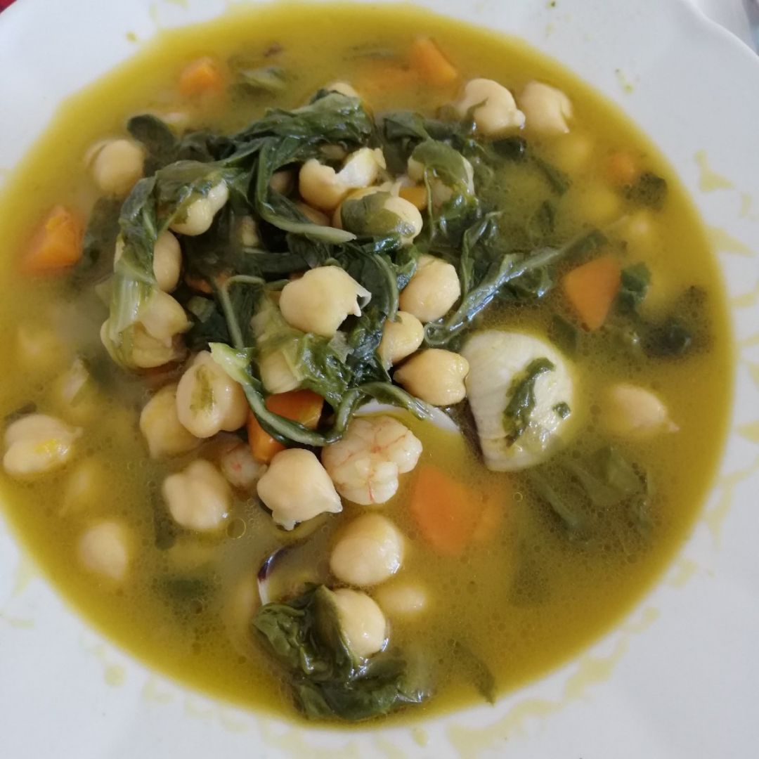 Potaje de garbanzos y acelgas Potaje de garbanzos y acelgas