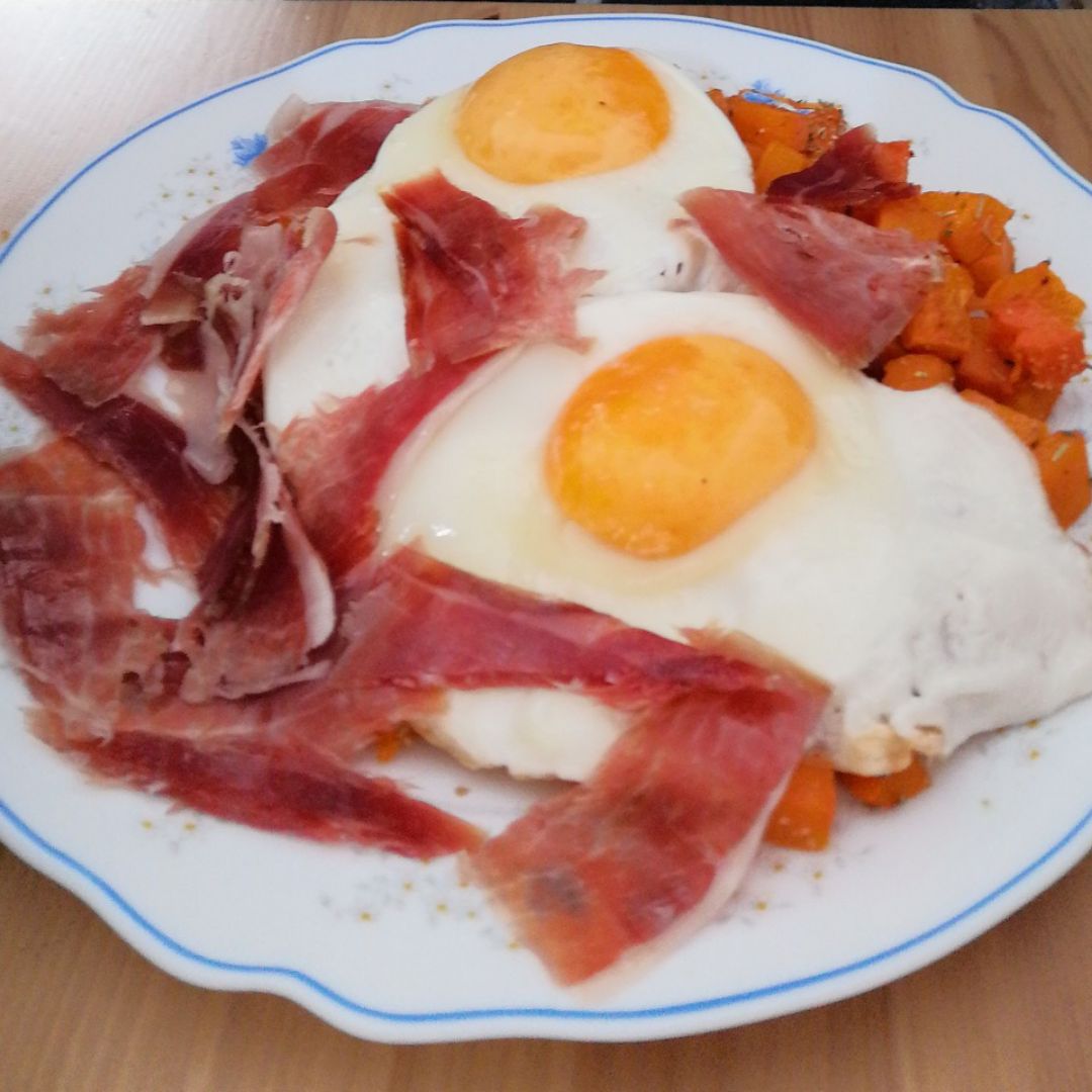 Huevos rotos con calabaza y boniato Huevos rotos con calabaza y boniato