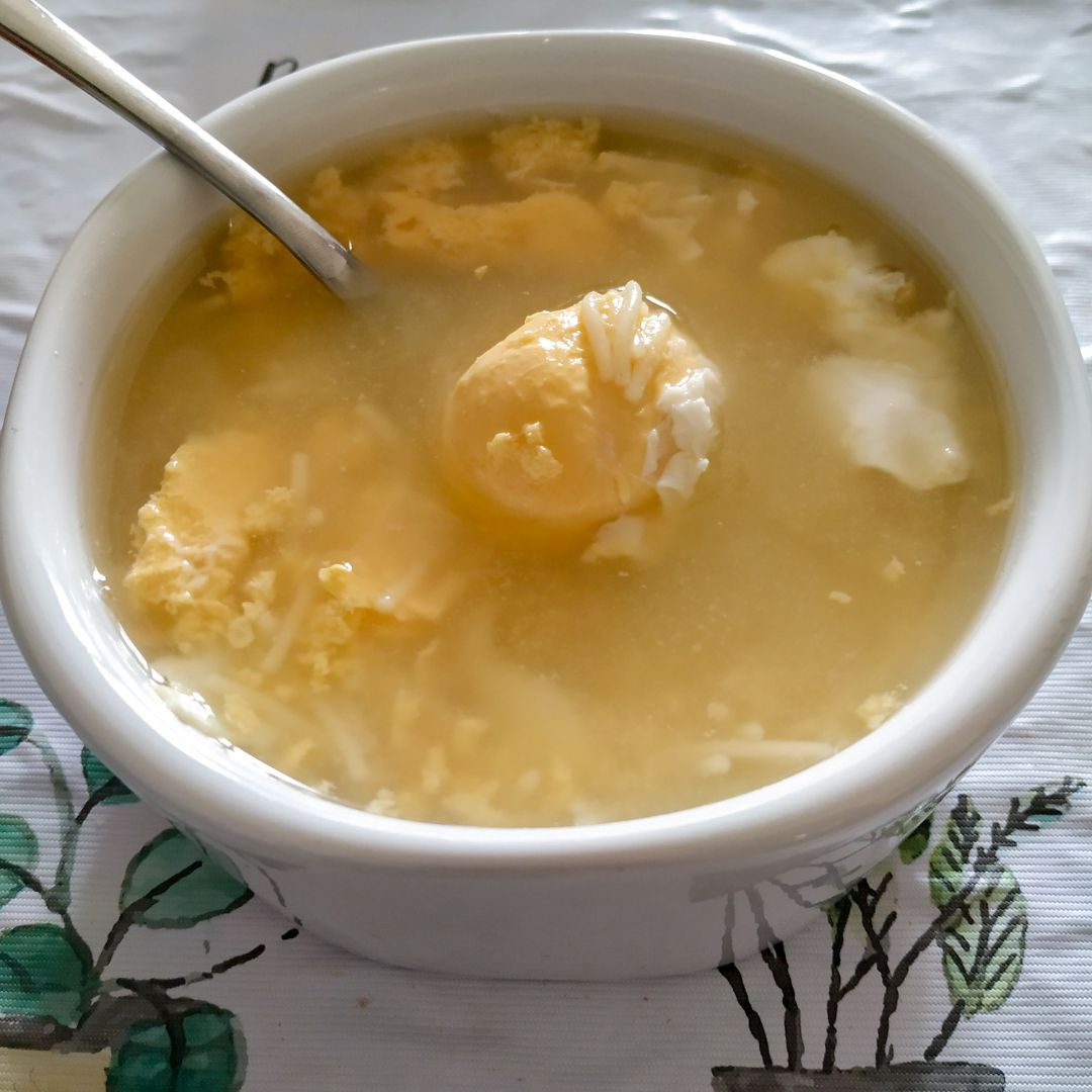 Sopa de fideos y garbanzos