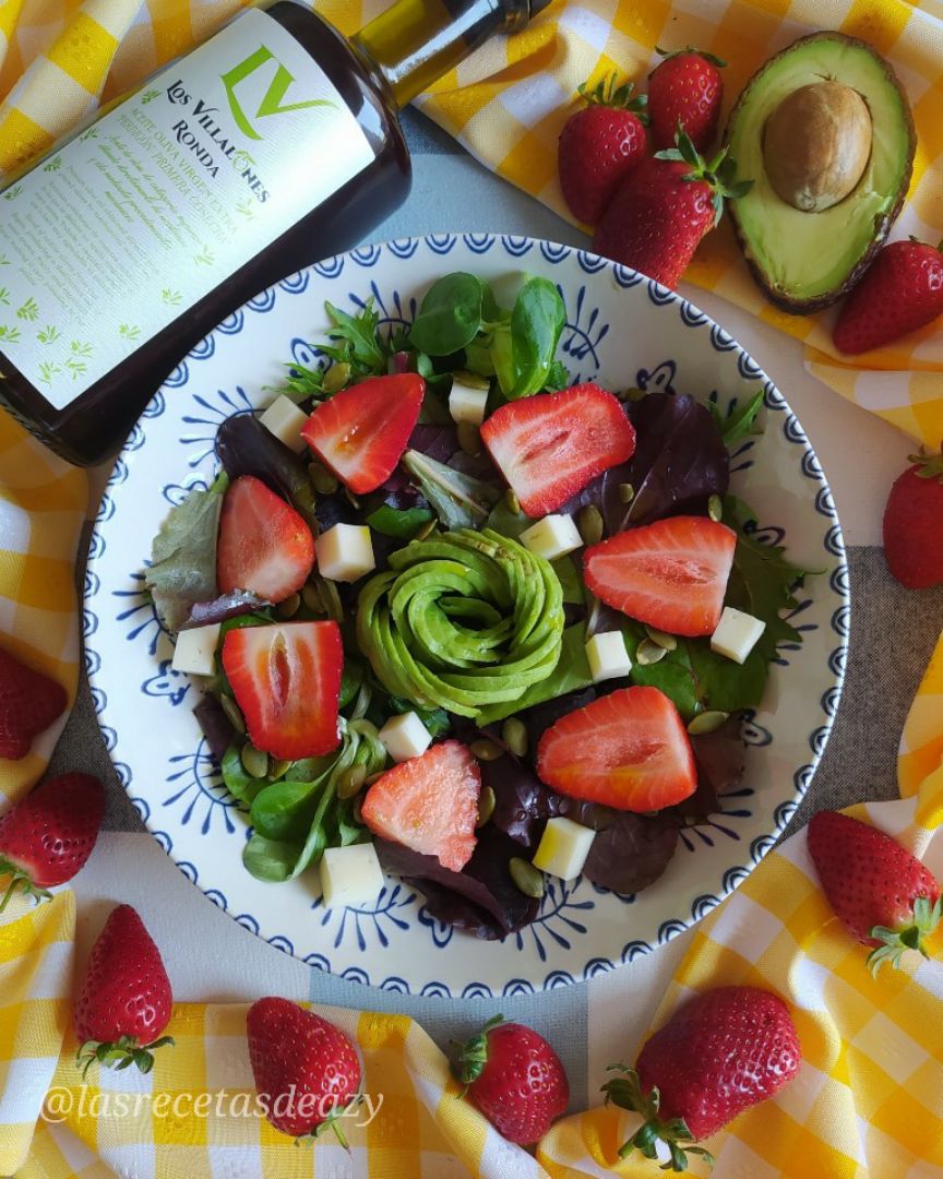 Ensalada de aguacate y fresas Ensalada de aguacate y fresas