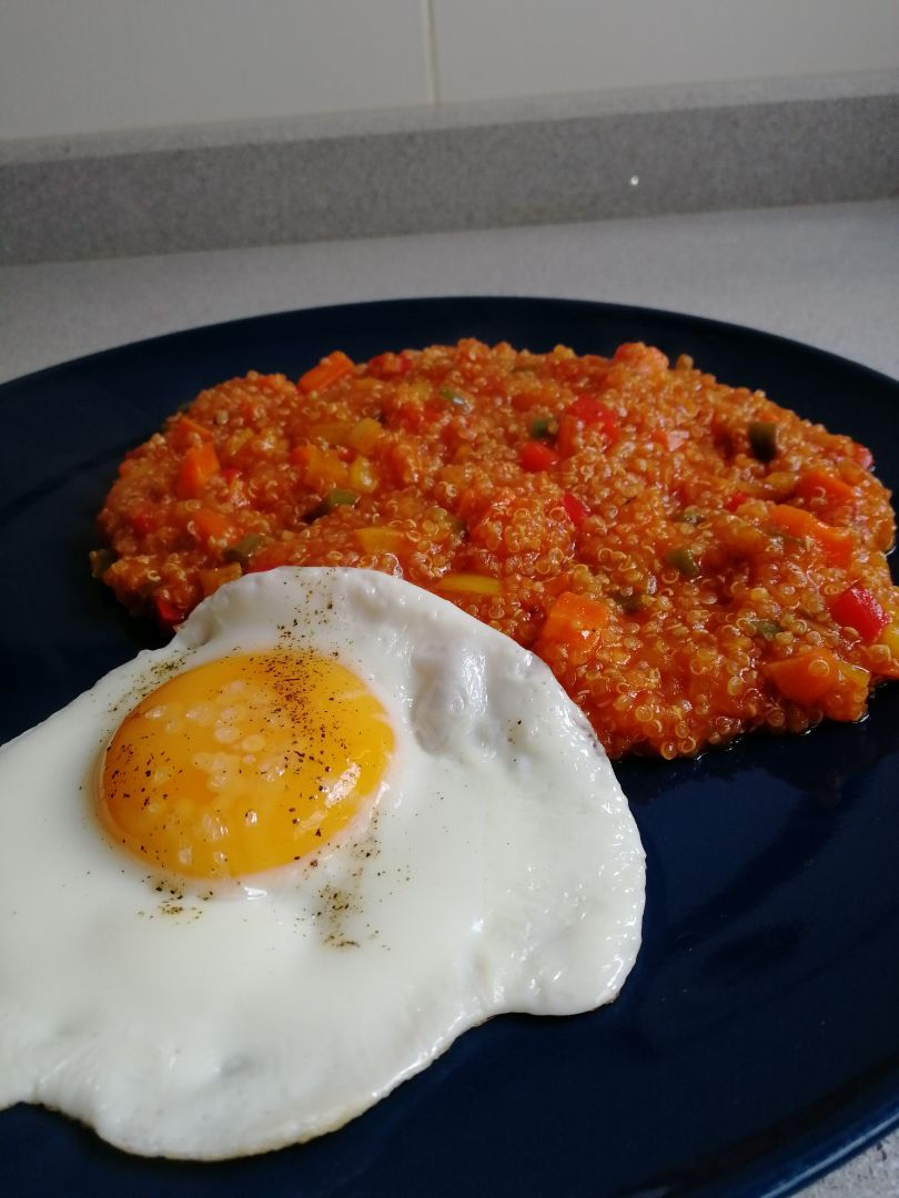 Quinoa a la cubana con huevo Quinoa a la cubana con huevo