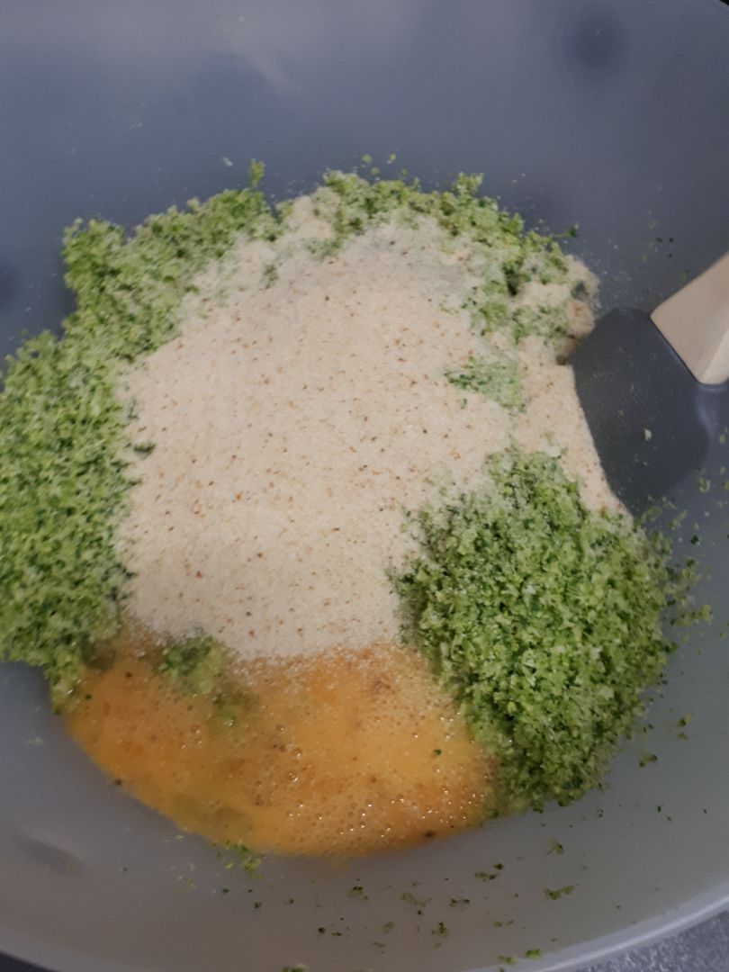 Nuggets de brócoli y queso🥦🧀🤯 Paso 3 Nuggets de brócoli y queso🥦🧀🤯 Paso 3
